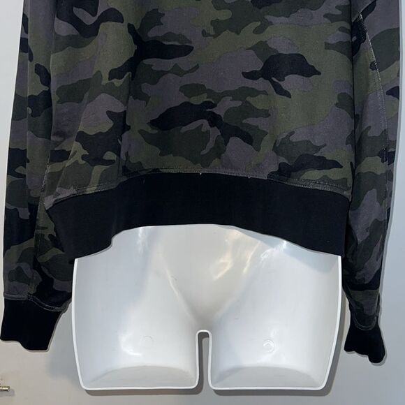 NIKE DRI FIT Get Fit Camo Crop Sweater-M - Picture 7 of 9